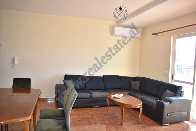 Apartament 2+1 ne shitje ne rrugen Dritan Hoxha ne Tirane
Pozicionohet ne katin e gjashte te nje pa